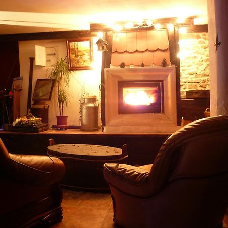 Chambres D'Hotes Les Hirondelles Gaubiving エクステリア 写真