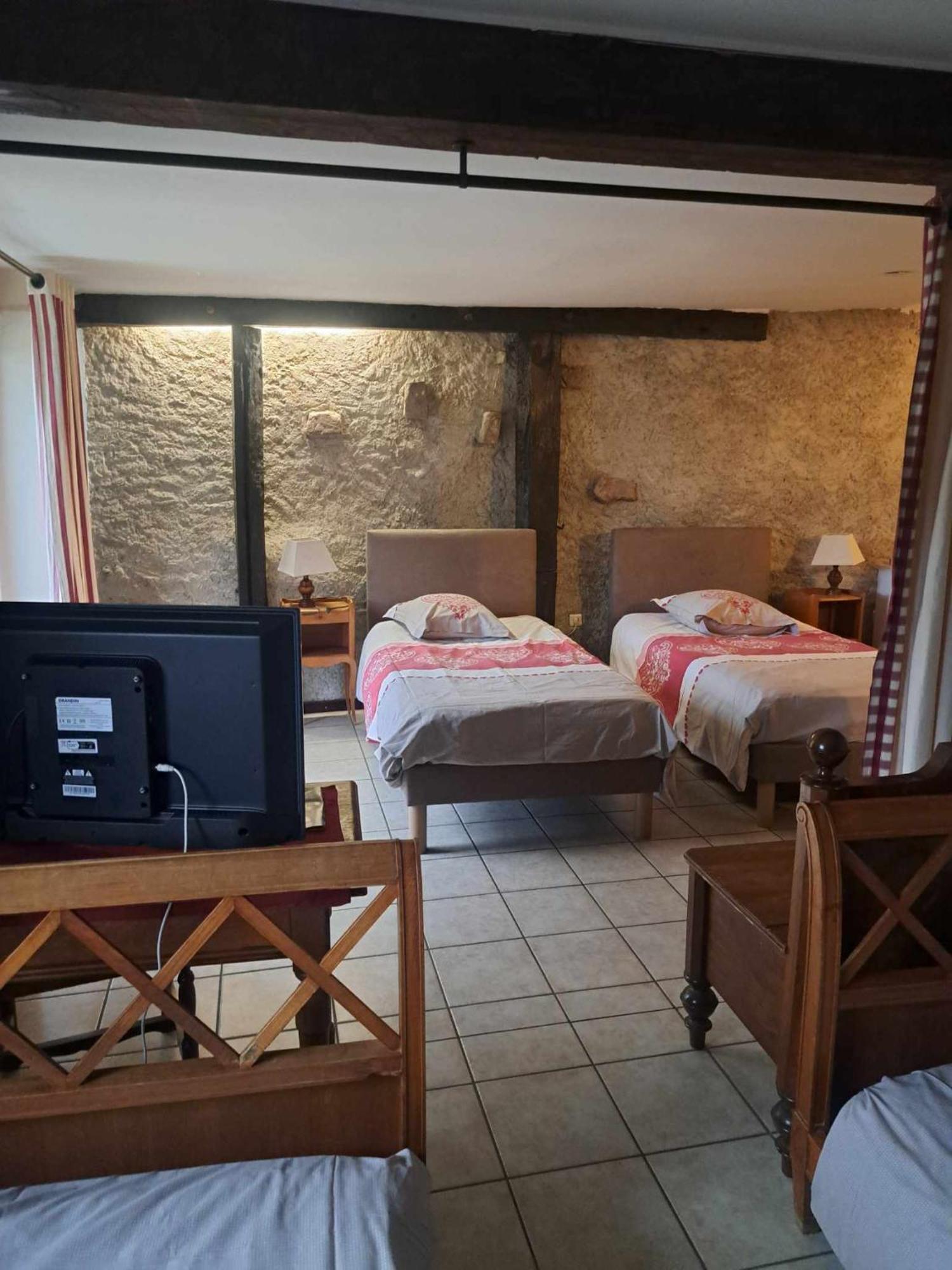 Chambres D'Hotes Les Hirondelles Gaubiving エクステリア 写真