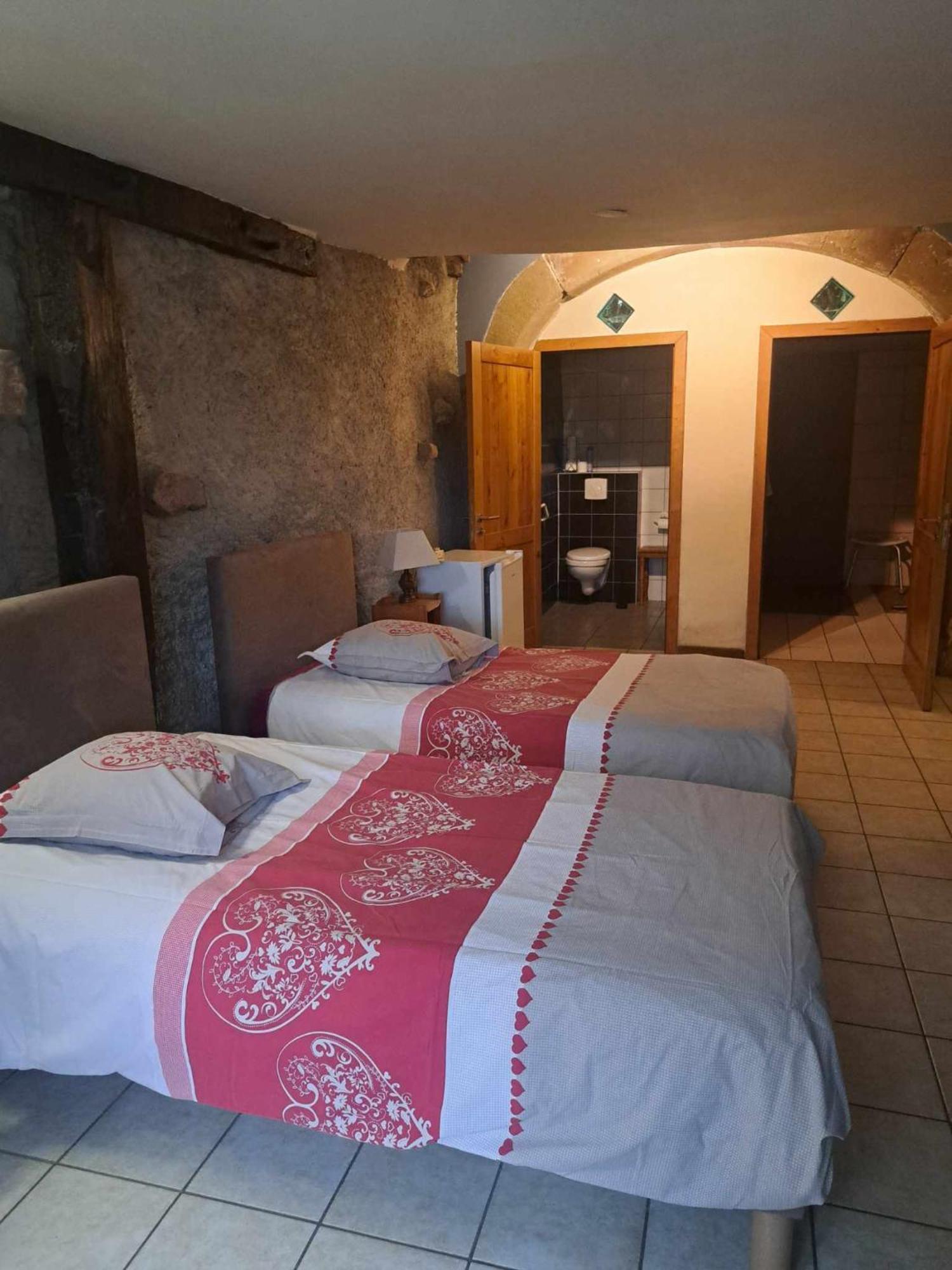 Chambres D'Hotes Les Hirondelles Gaubiving エクステリア 写真